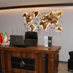 تابلو نقشه جهان چوبی برجسته ویژه دکوراسیون داخلی شرکت دفتر کار منزل