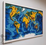 دیوارکوب چوبی و سه بعدی نقشه جهان به صورت توپوگرافی